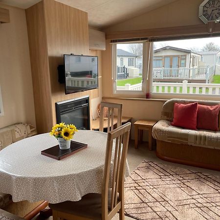 Cosy 3 Bedroom Caravan, South Cerney Exterior foto