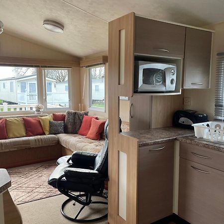 Cosy 3 Bedroom Caravan, South Cerney Exterior foto