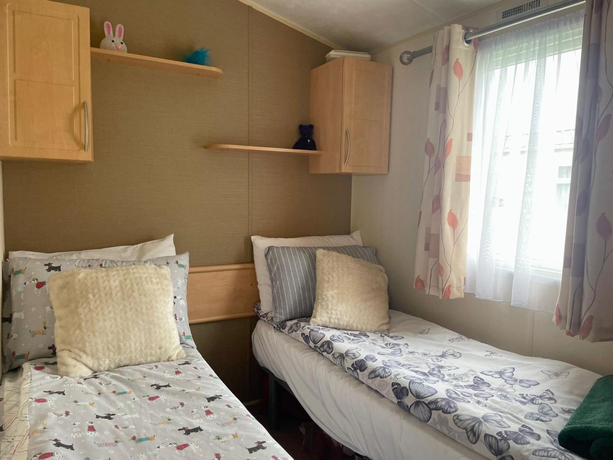 Cosy 3 Bedroom Caravan, South Cerney Exterior foto