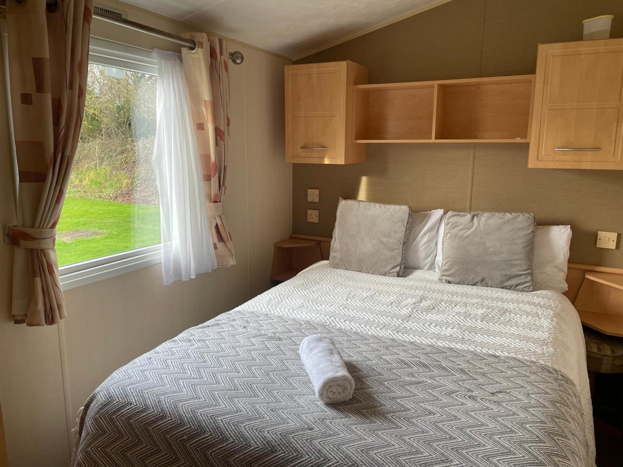 Cosy 3 Bedroom Caravan, South Cerney Exterior foto