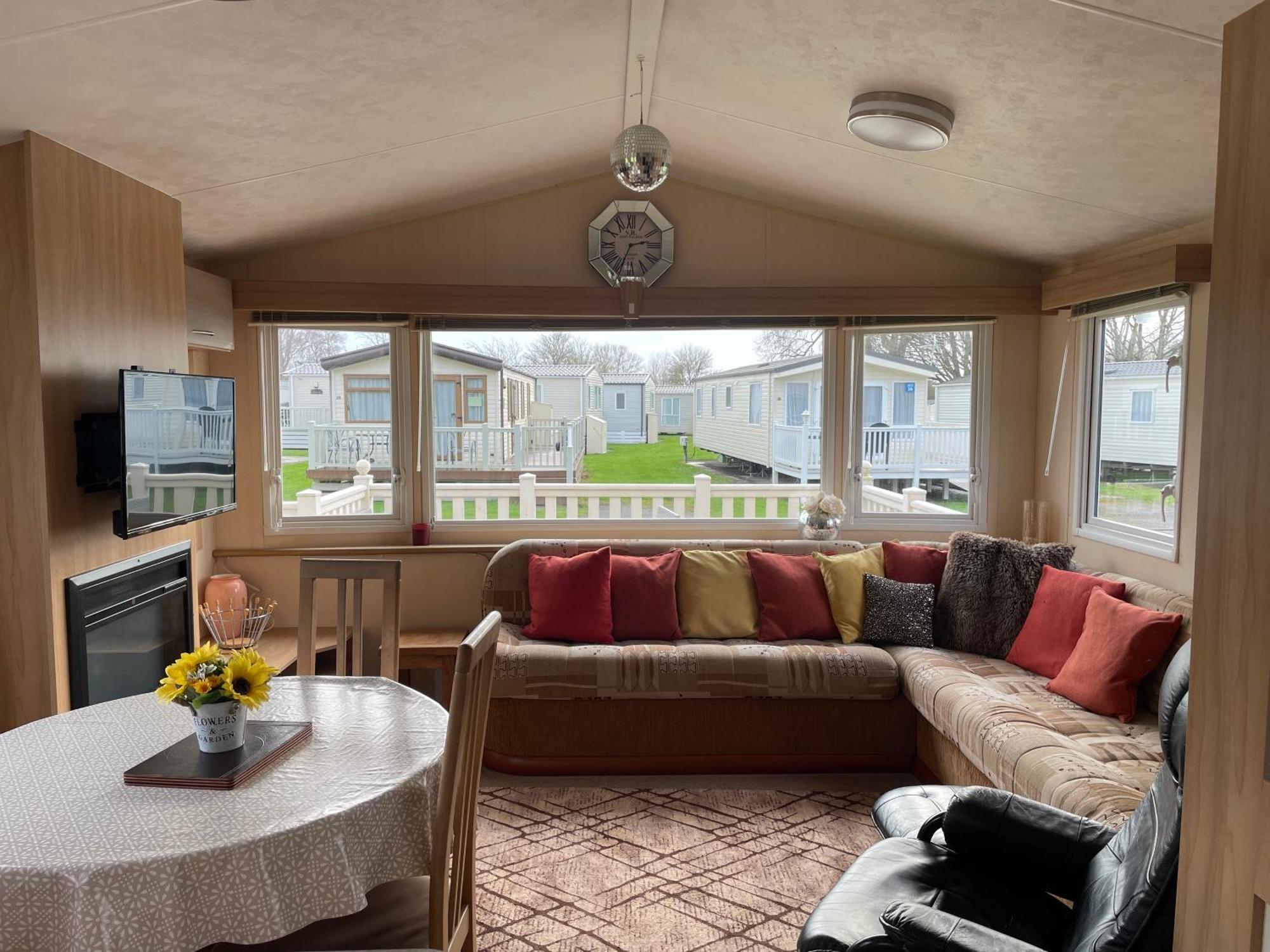 Cosy 3 Bedroom Caravan, South Cerney Exterior foto